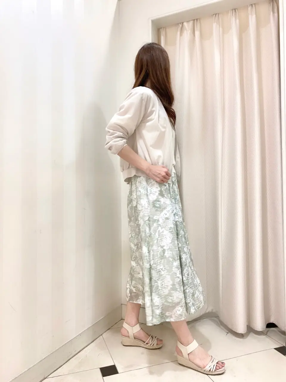 ANY SIS 金井 コーディネート画像