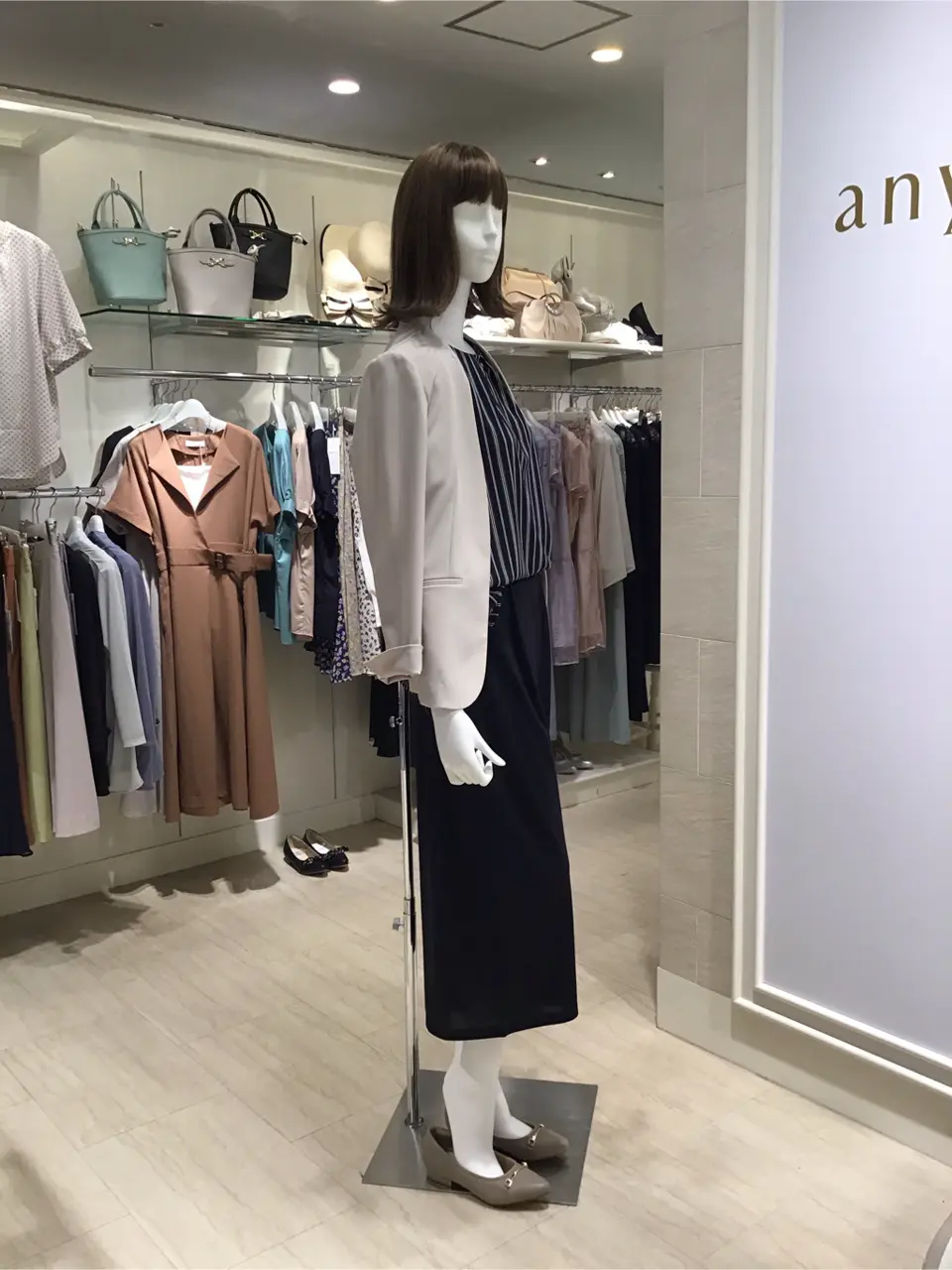 ANY SIS 島崎 コーディネート画像