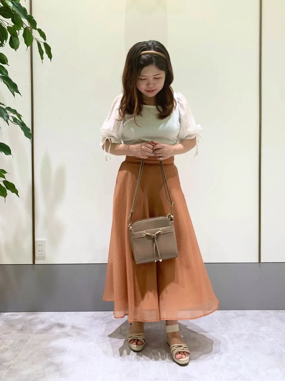 ANY SIS スタッフ コーディネート画像