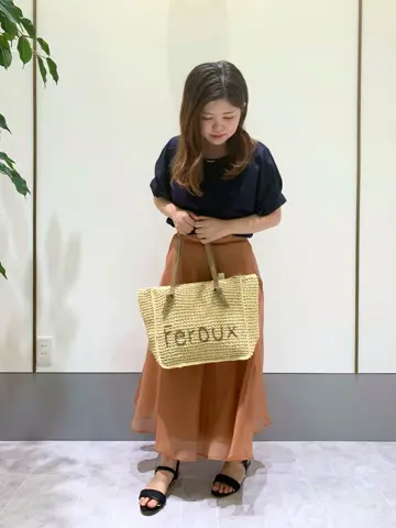 ANY SIS スタッフ コーディネート画像