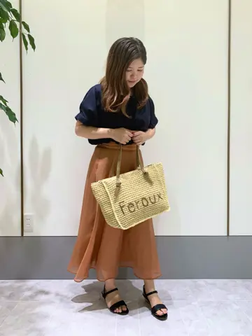 ANY SIS スタッフ コーディネート画像