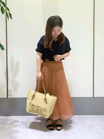 ANY SIS スタッフ コーディネート画像