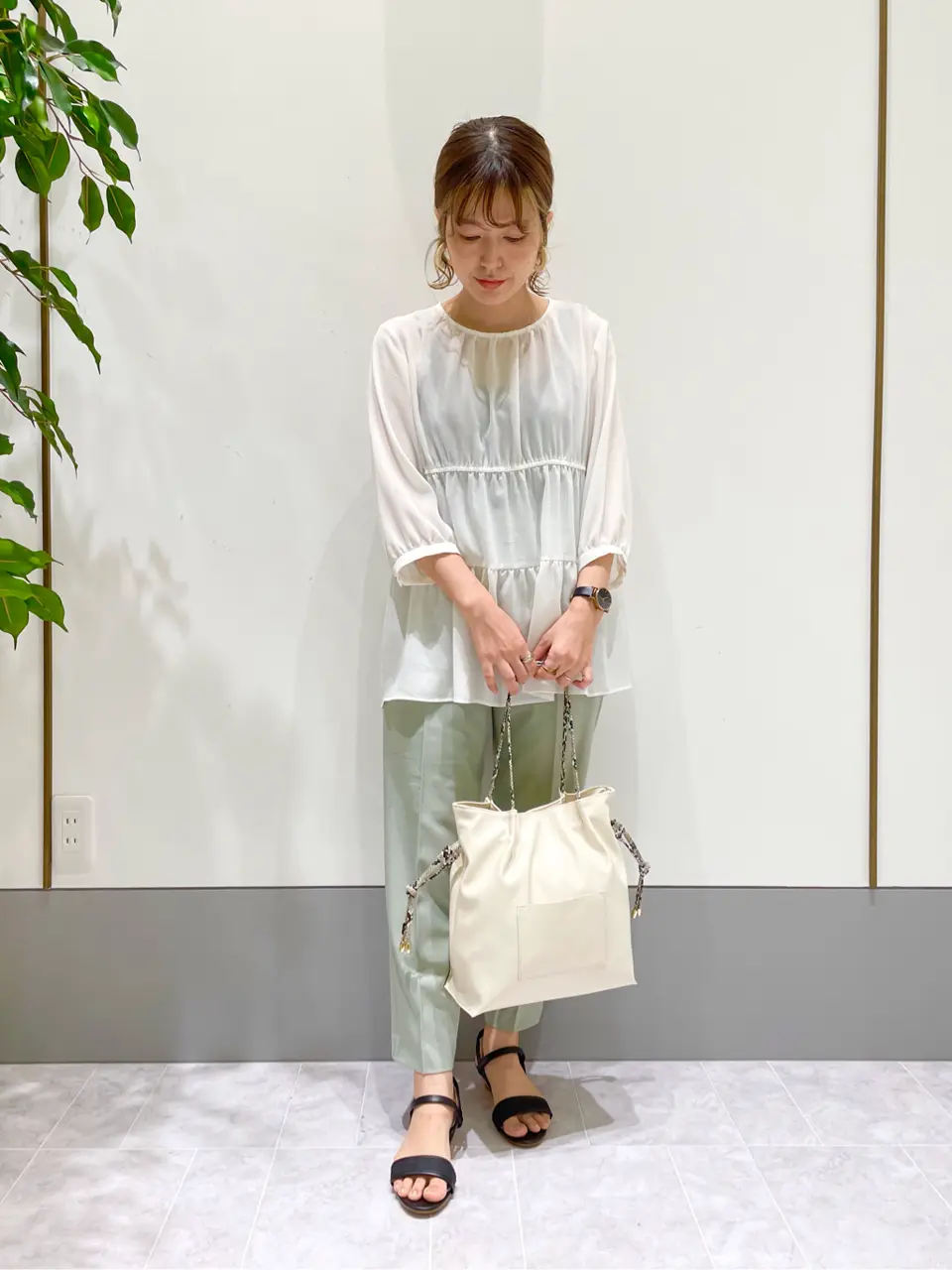 ANY SIS スタッフ コーディネート画像