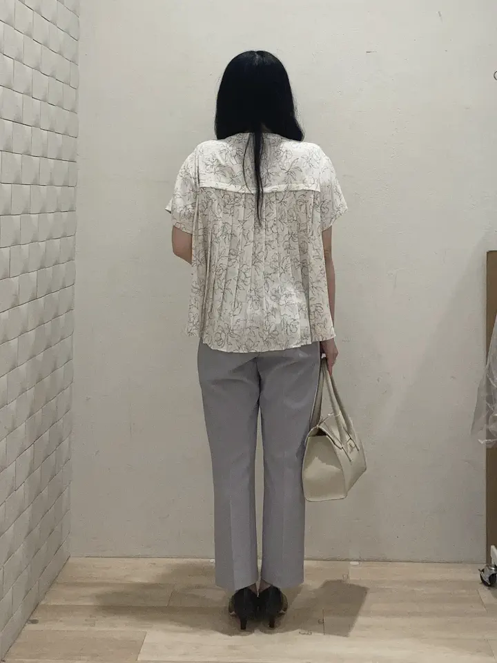 ANY SIS 川根　彩 コーディネート画像