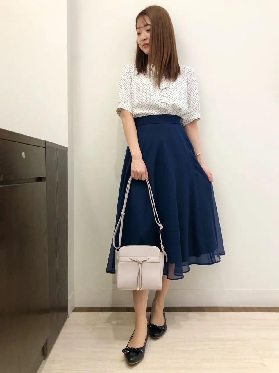 ANY SIS スタッフ コーディネート画像