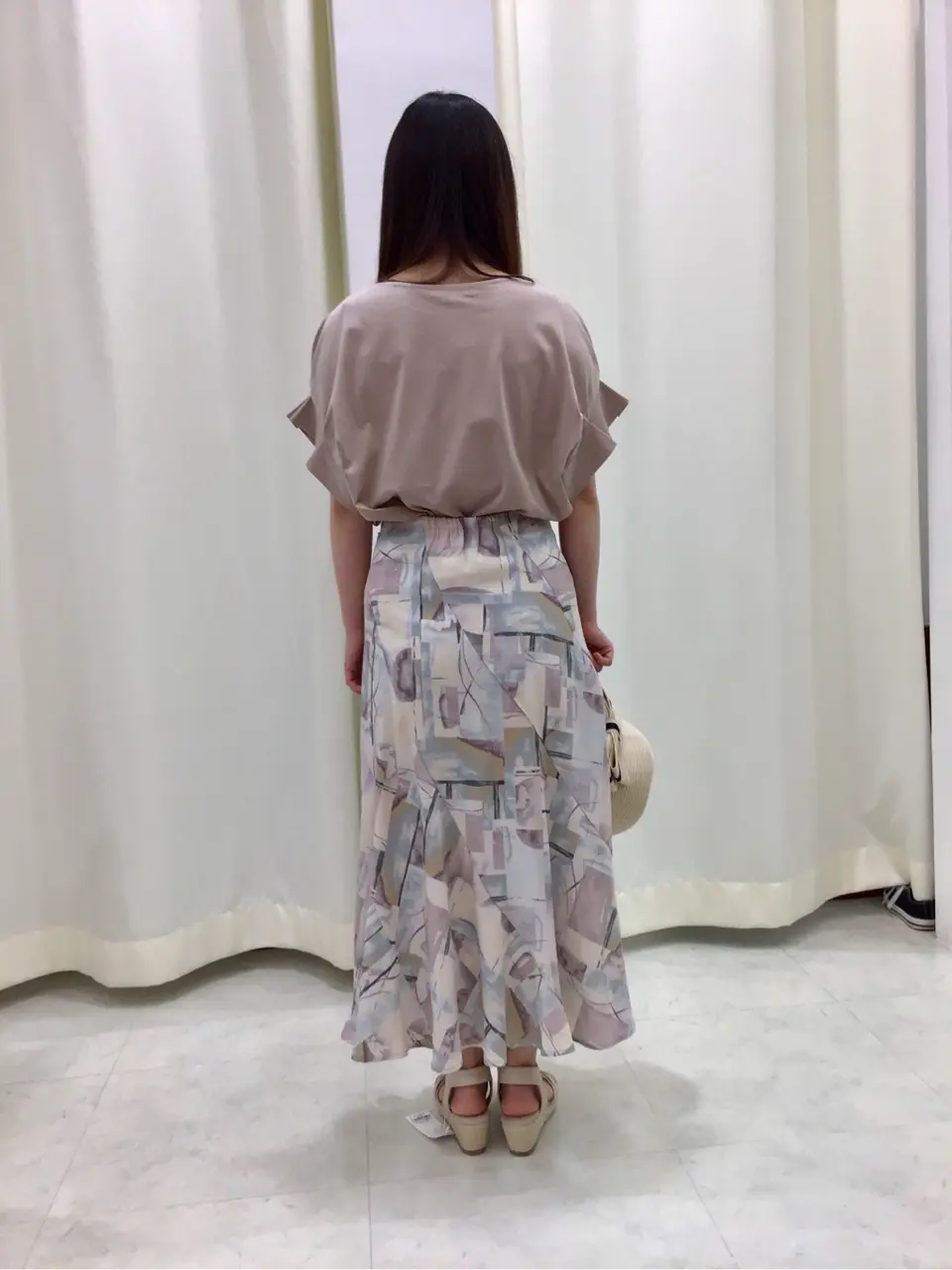 ANY SIS スタッフ コーディネート画像