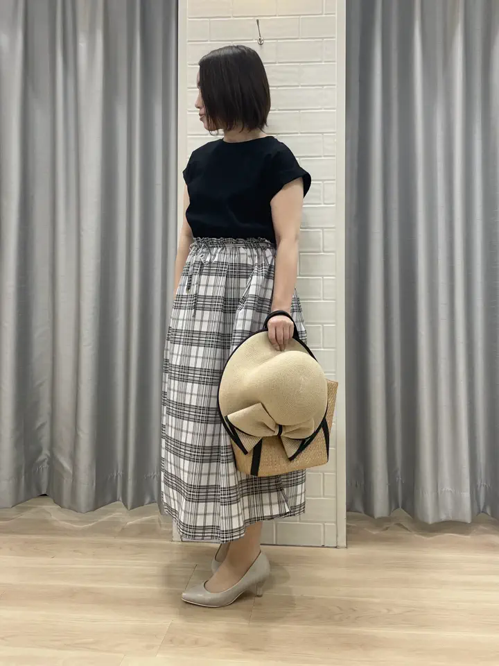 ANY SIS 丸岡 コーディネート画像