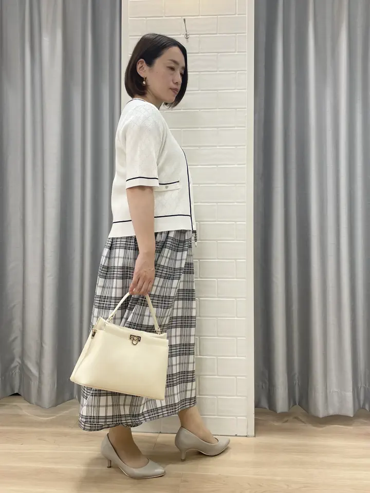 ANY SIS 丸岡 コーディネート画像