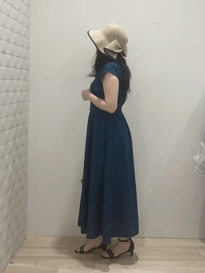 ANY SIS 川根　彩 コーディネート画像