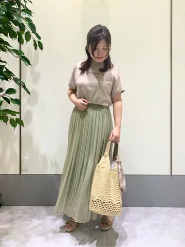 ANY SIS スタッフ コーディネート画像