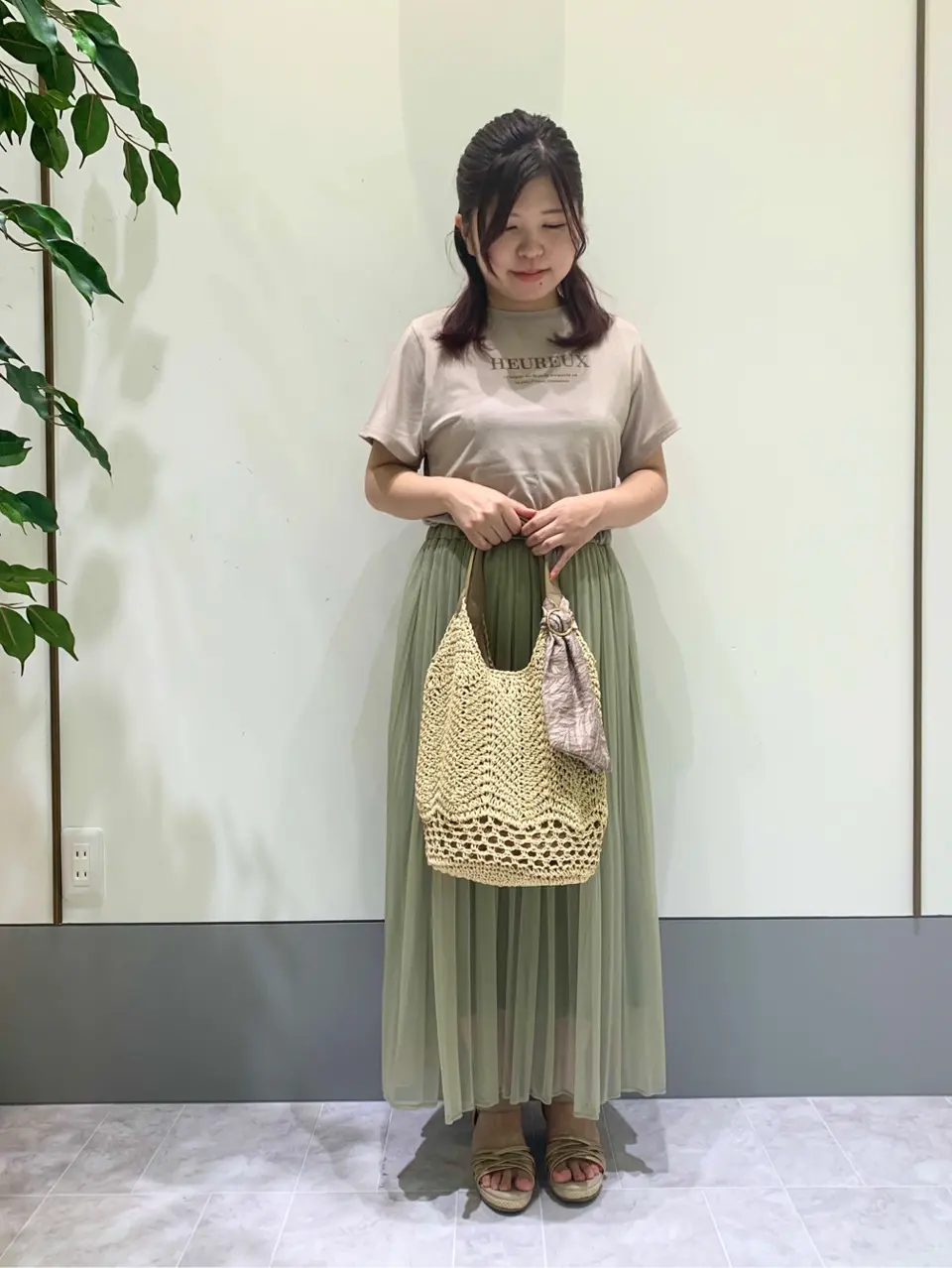 ANY SIS スタッフ コーディネート画像