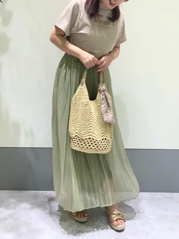 ANY SIS スタッフ コーディネート画像