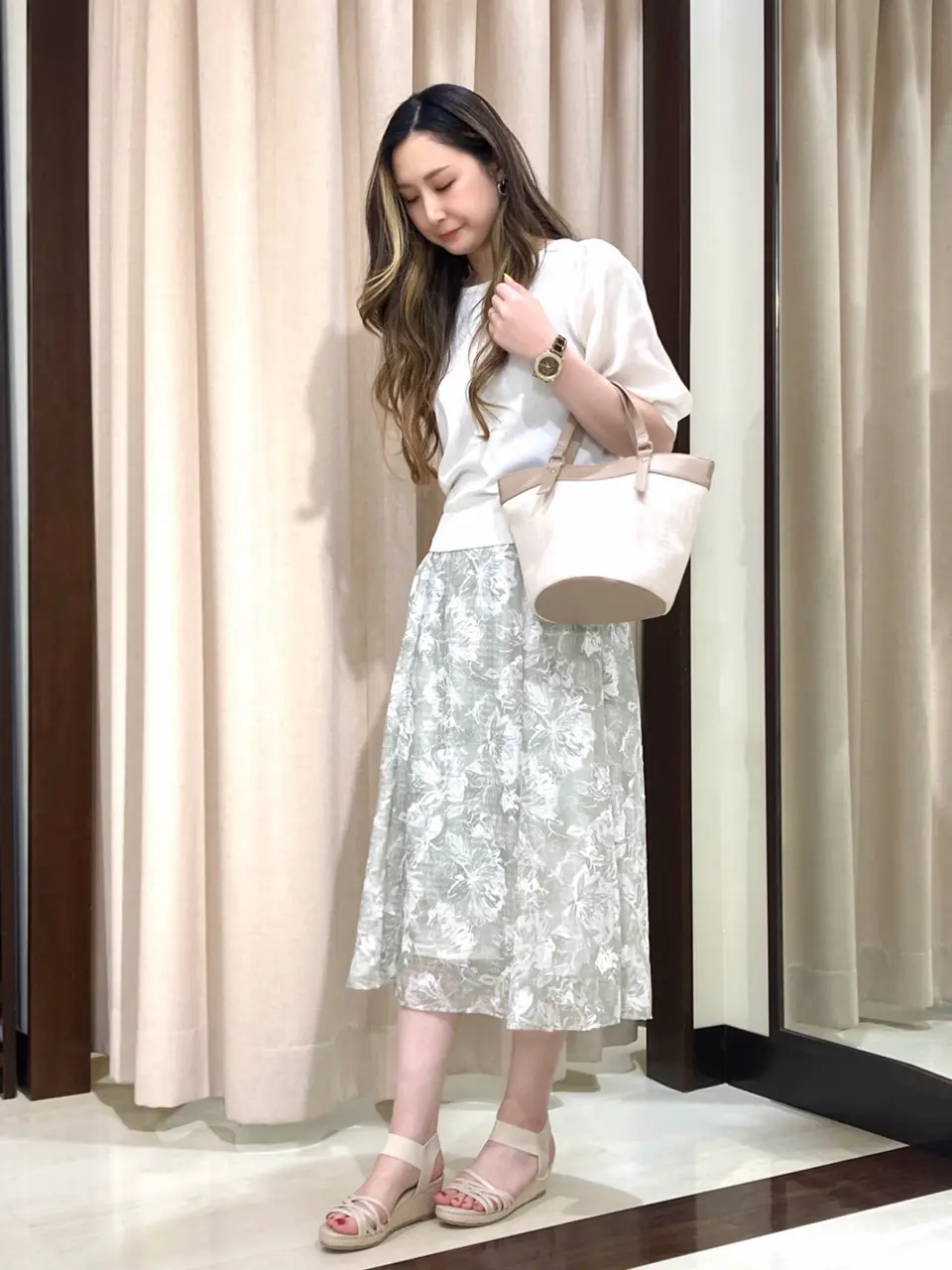 ANY SIS STAFF コーディネート画像