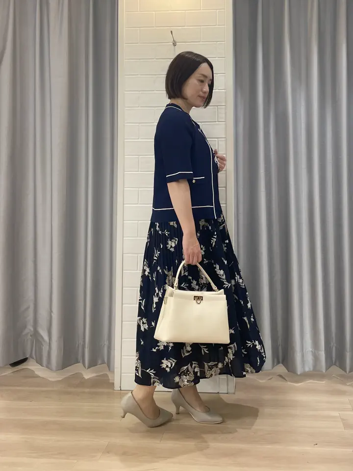 ANY SIS 丸岡 コーディネート画像