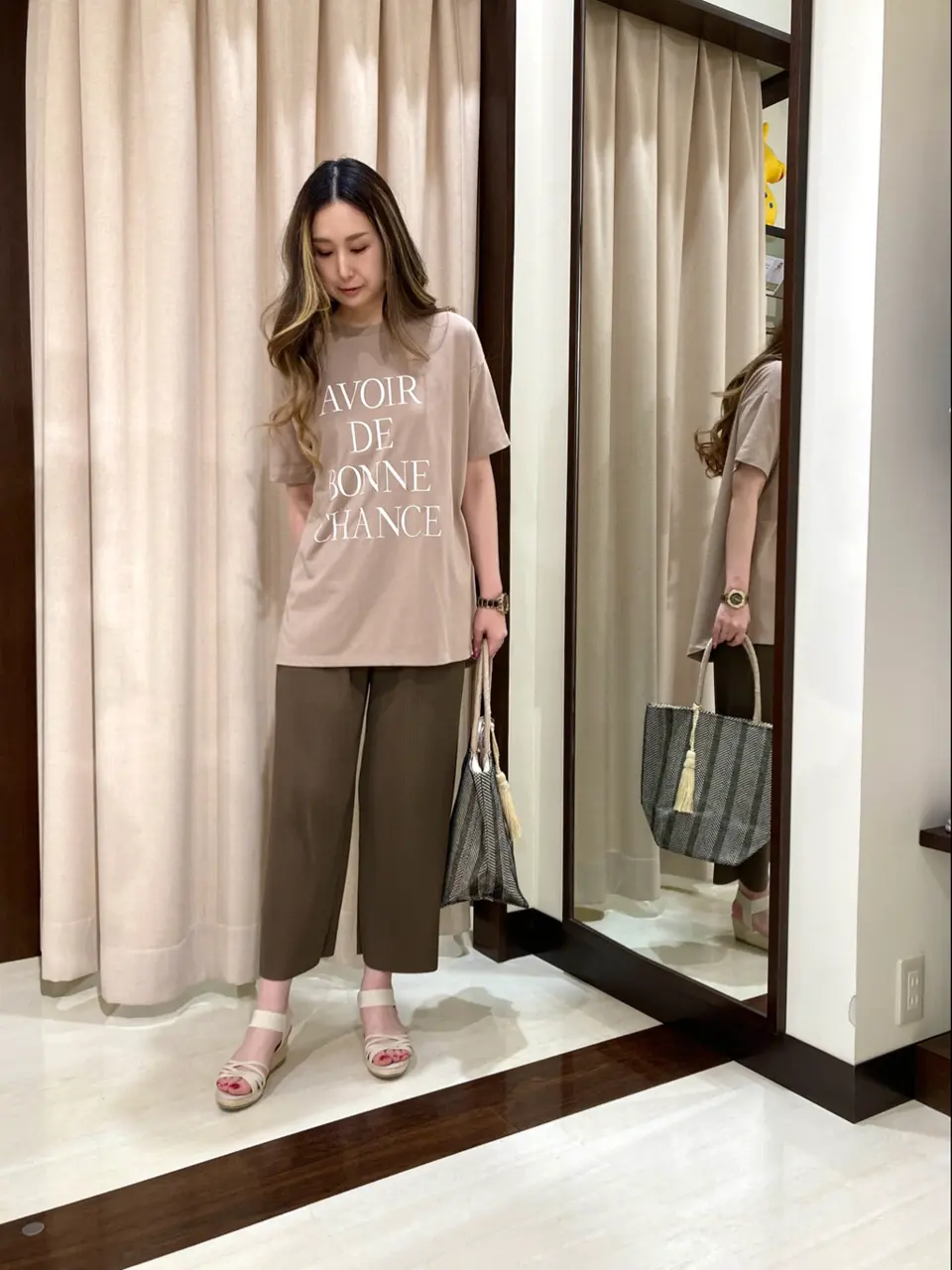 ANY SIS STAFF コーディネート画像