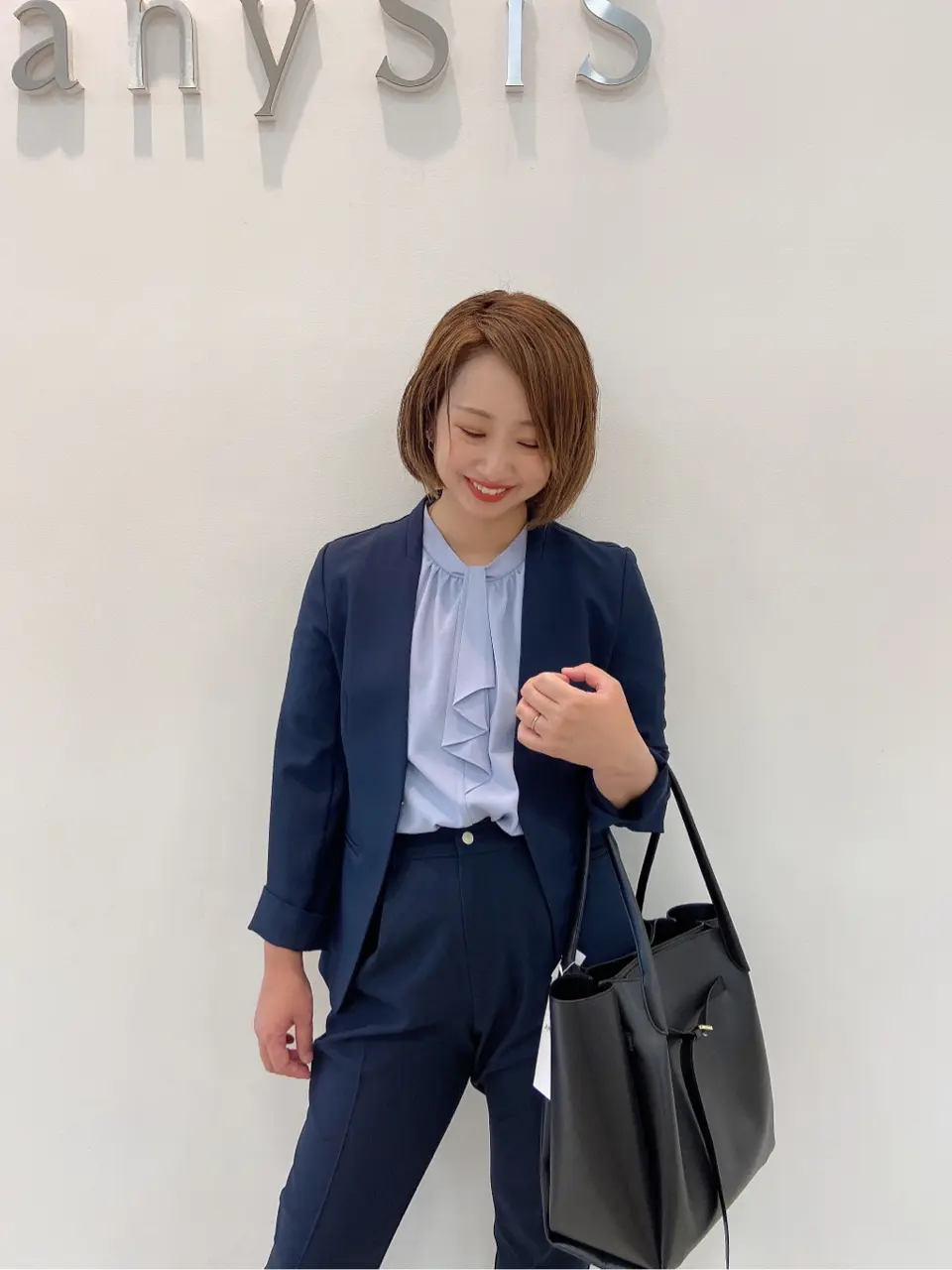 ANY SIS スタッフ コーディネート画像