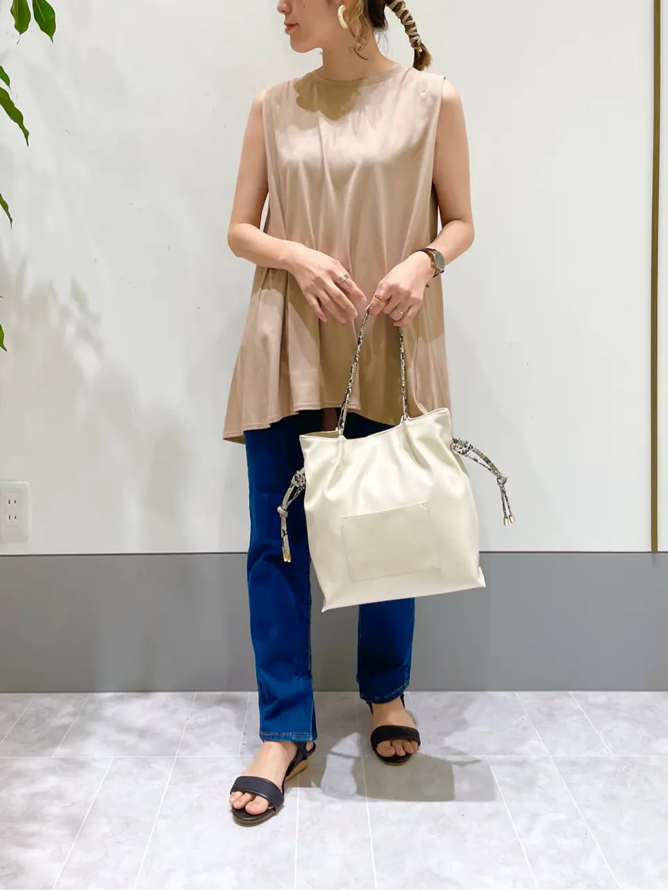 ANY SIS スタッフ コーディネート画像