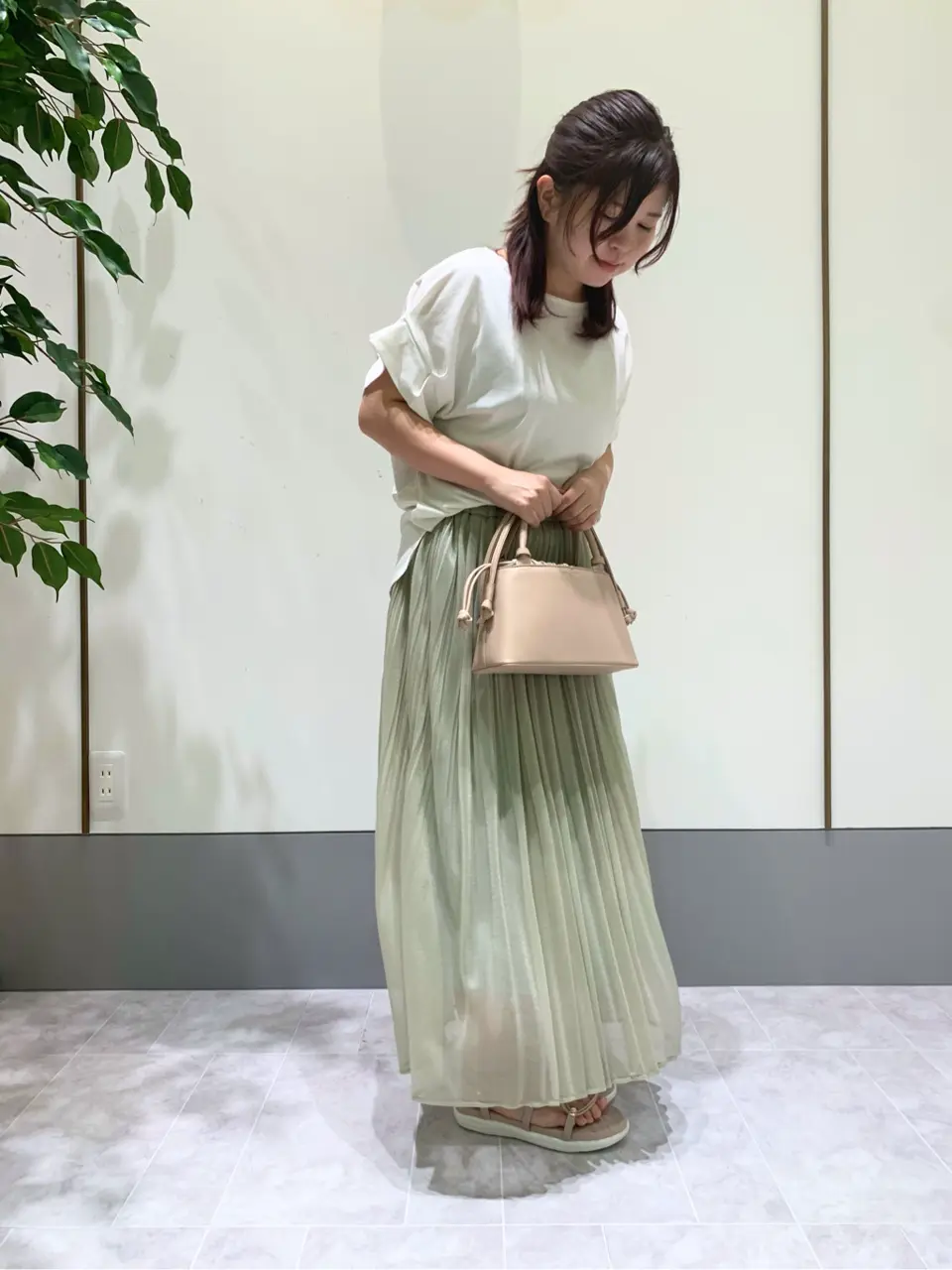 ANY SIS スタッフ コーディネート画像