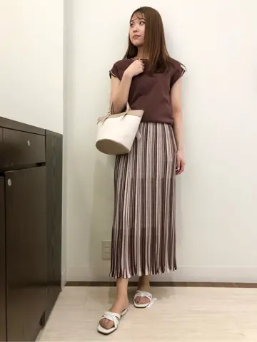 ANY SIS スタッフ コーディネート画像