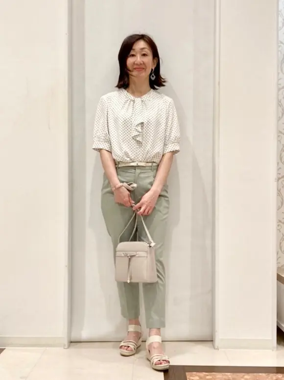 ANY SIS スタッフ コーディネート画像