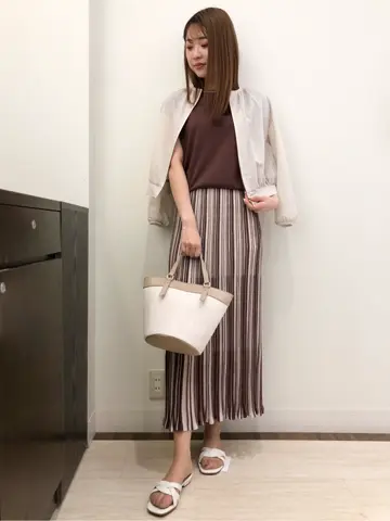 ANY SIS スタッフ コーディネート画像