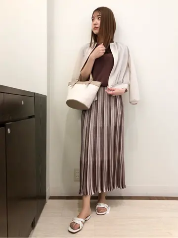 ANY SIS スタッフ コーディネート画像