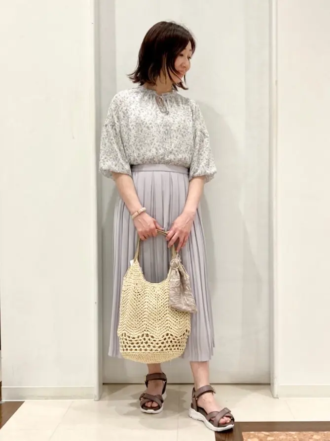 ANY SIS スタッフ コーディネート画像