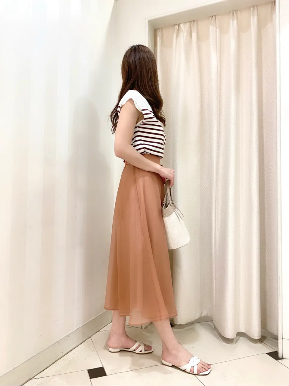 ANY SIS 金井 コーディネート画像