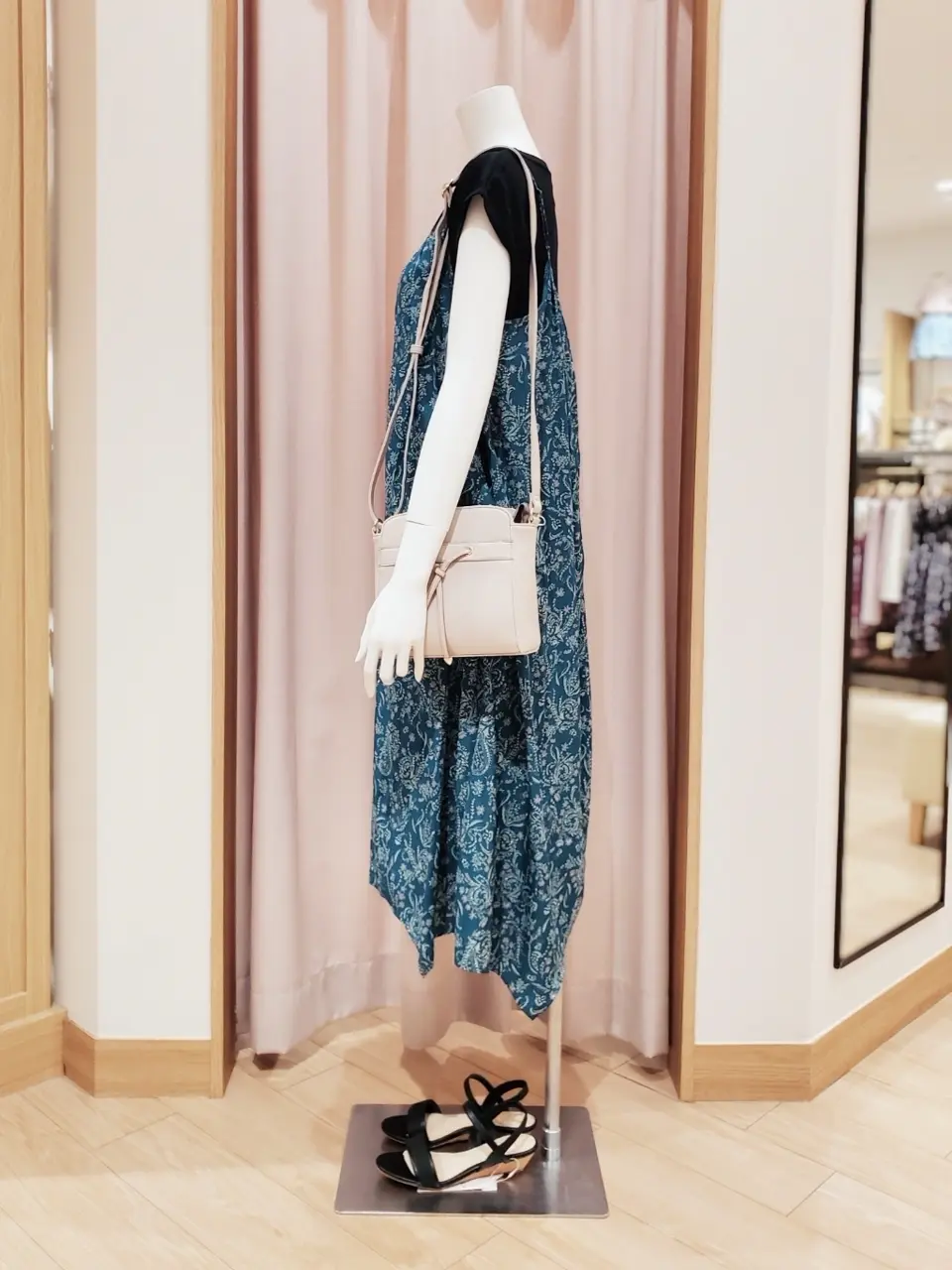 ANY SIS 岩田 コーディネート画像