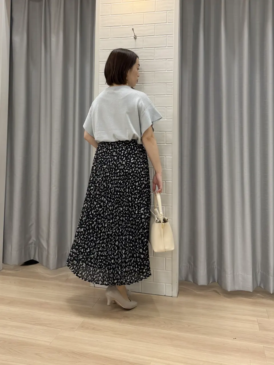 ANY SIS 丸岡 コーディネート画像