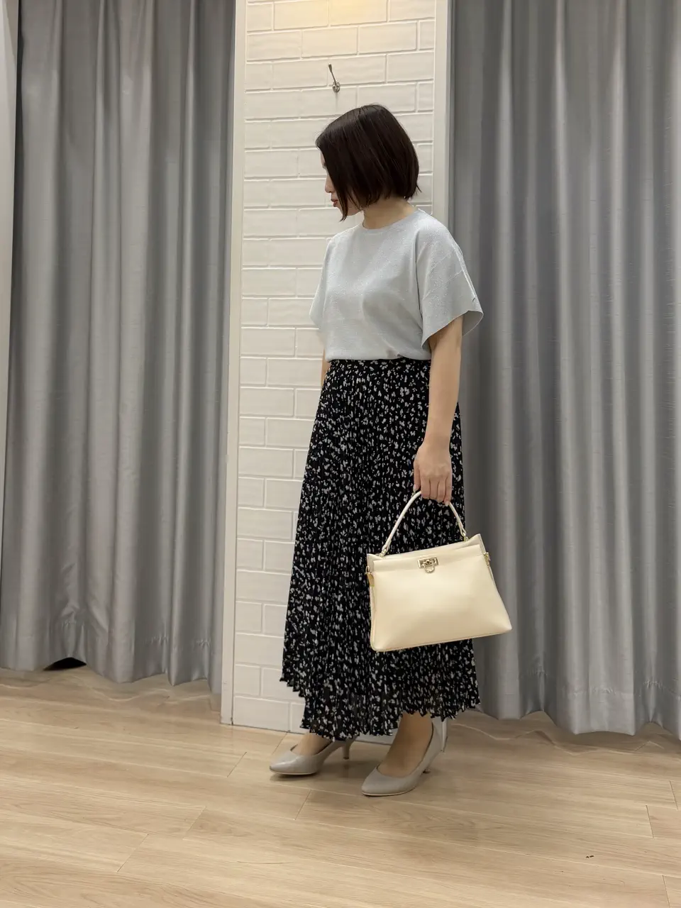 ANY SIS 丸岡 コーディネート画像