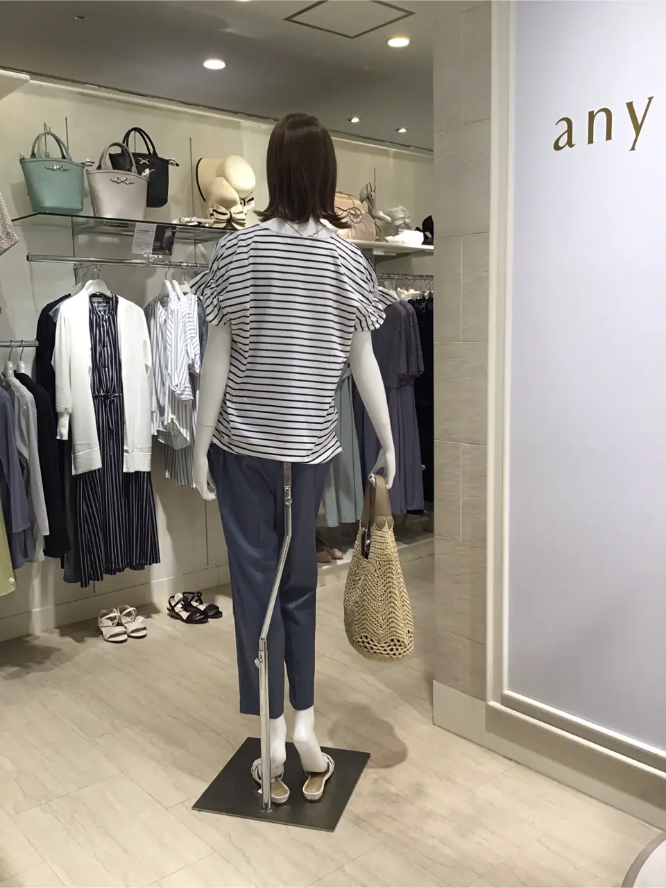 ANY SIS スタッフ コーディネート画像