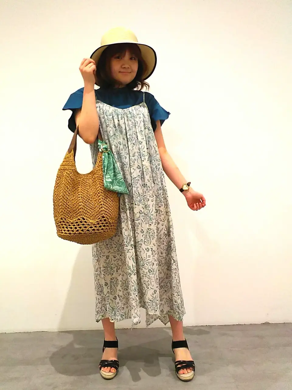 ANY SIS 川根　彩 コーディネート画像