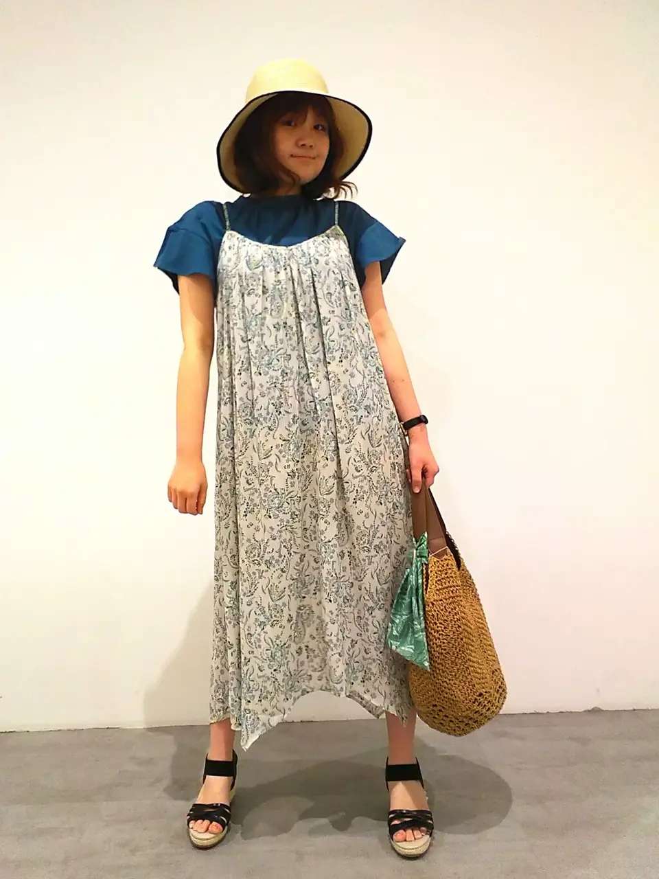 ANY SIS 川根　彩 コーディネート画像