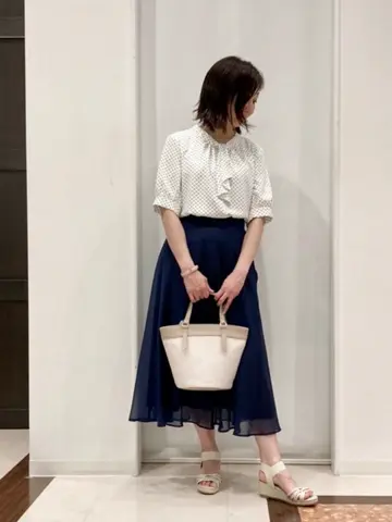 ANY SIS スタッフ コーディネート画像