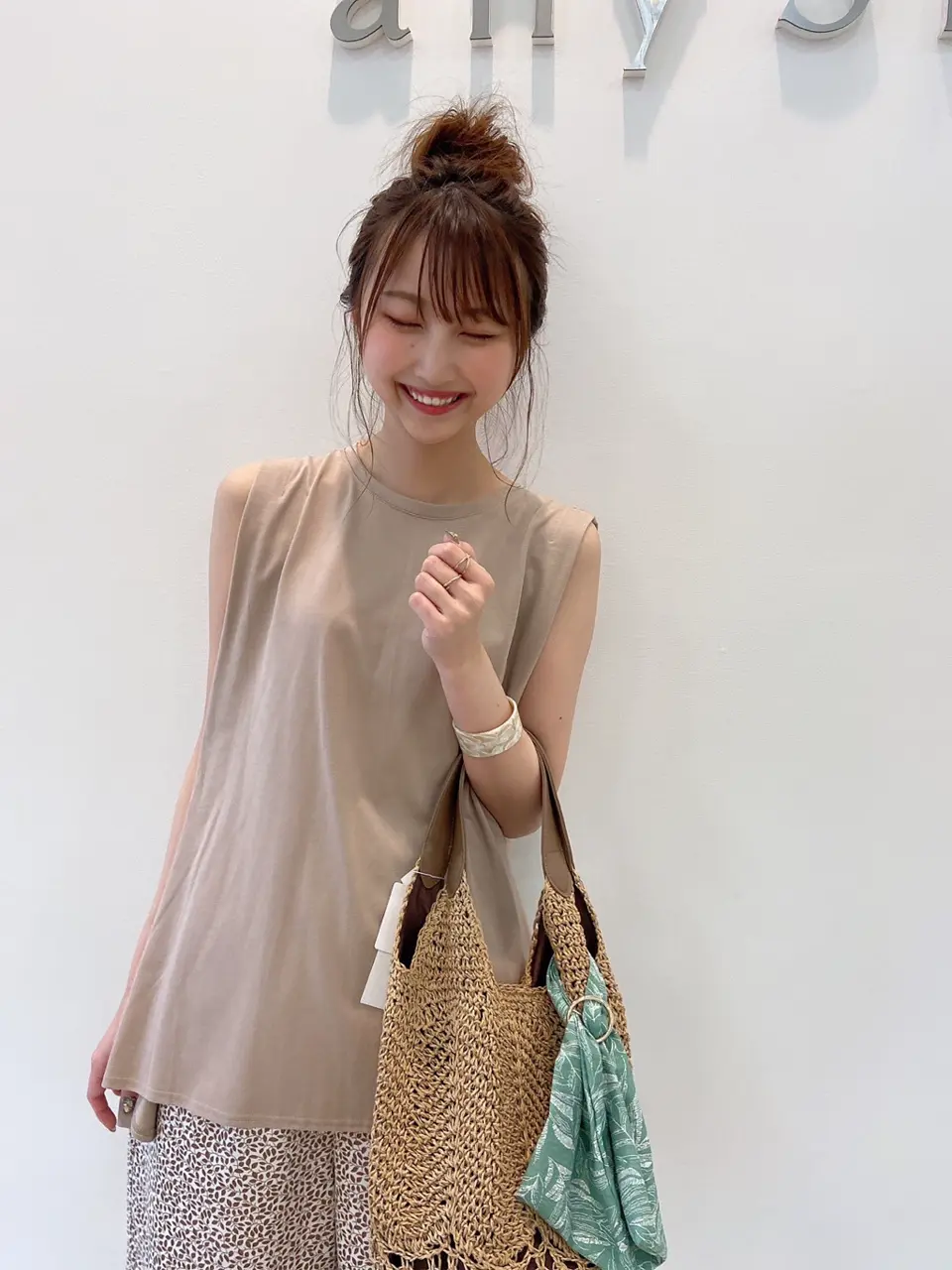 ANY SIS スタッフ コーディネート画像