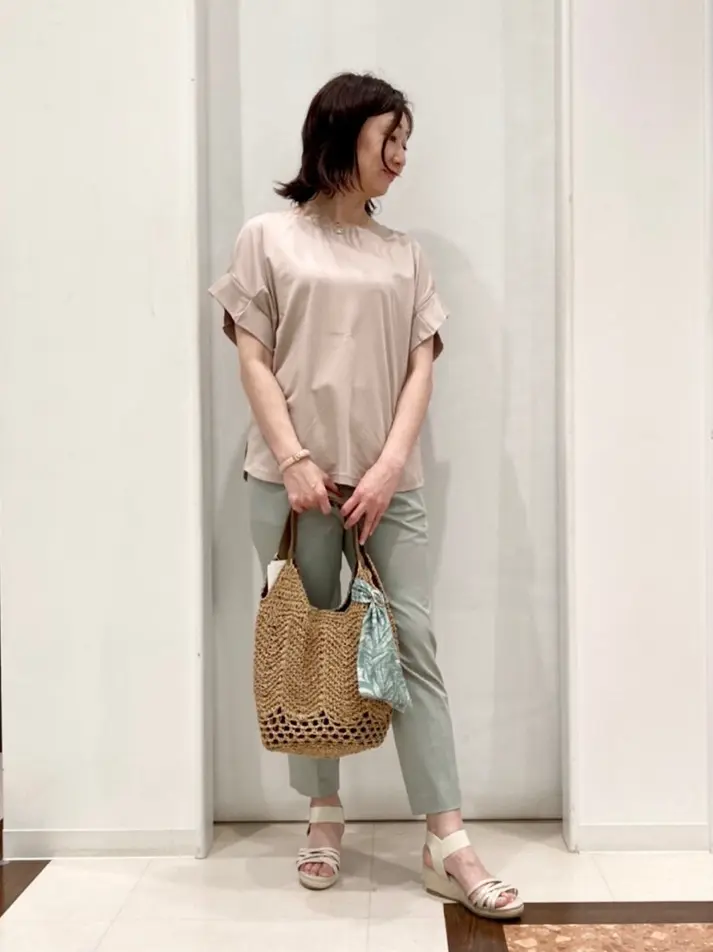 ANY SIS スタッフ コーディネート画像