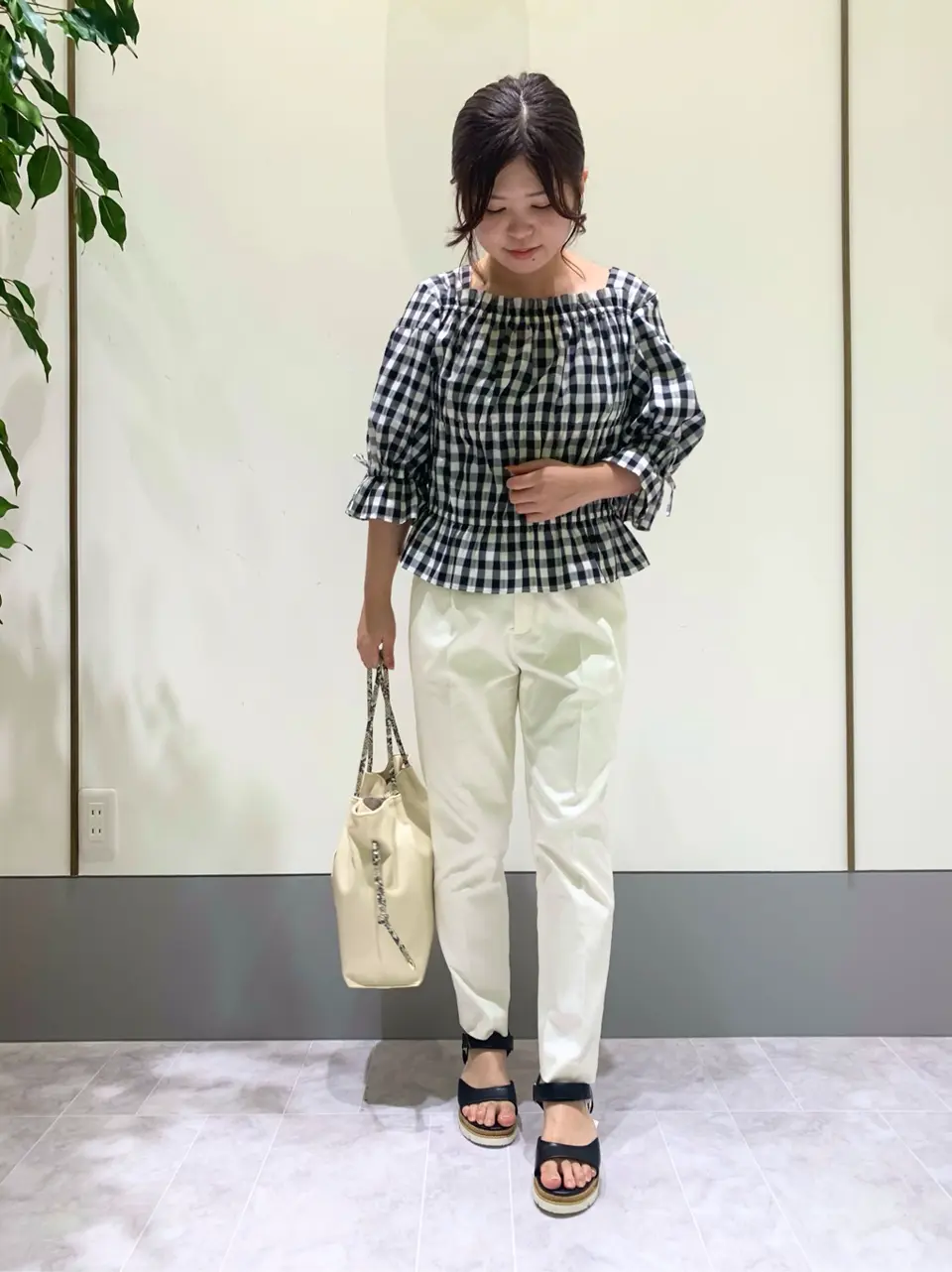 ANY SIS スタッフ コーディネート画像