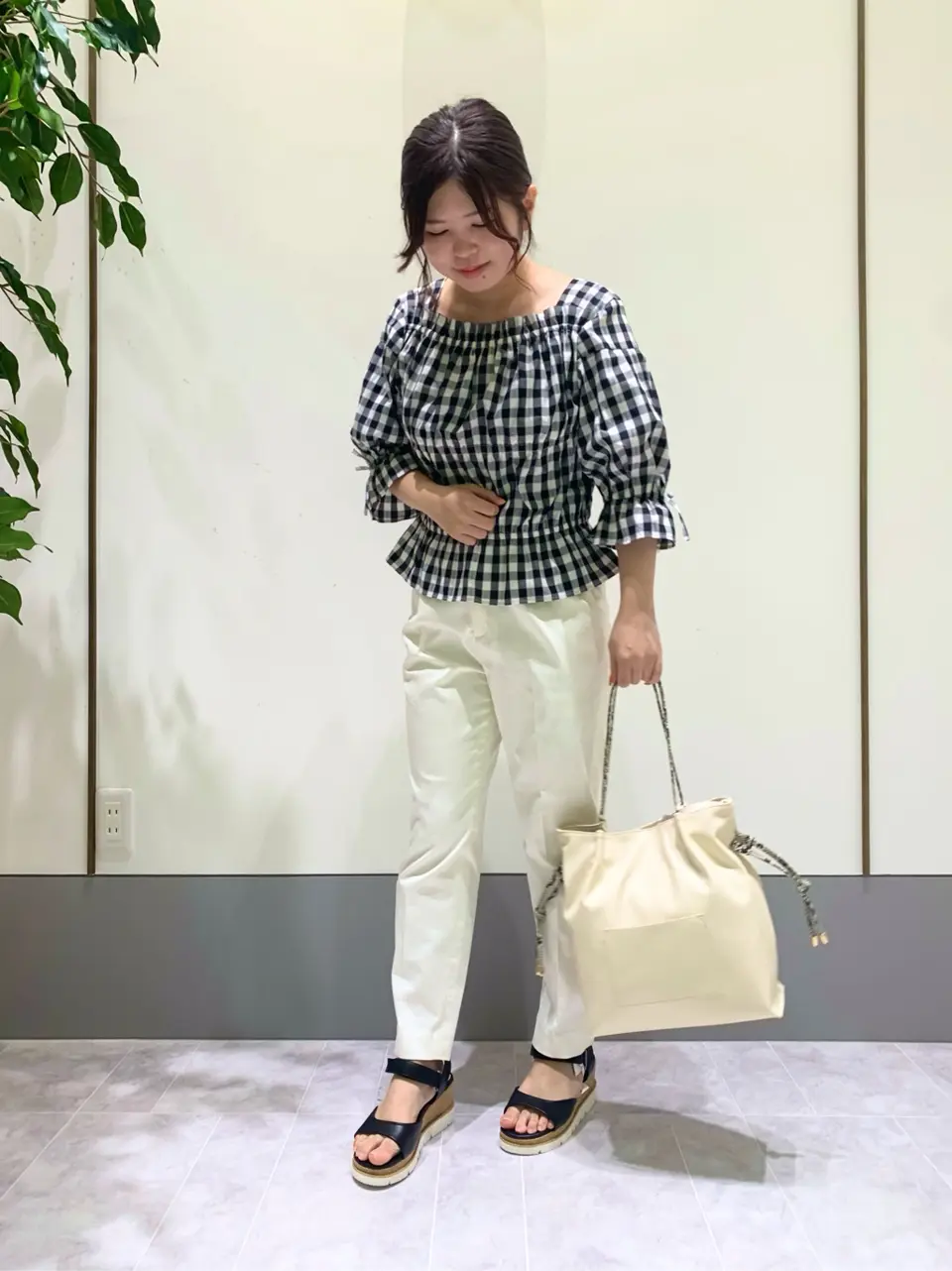 ANY SIS スタッフ コーディネート画像