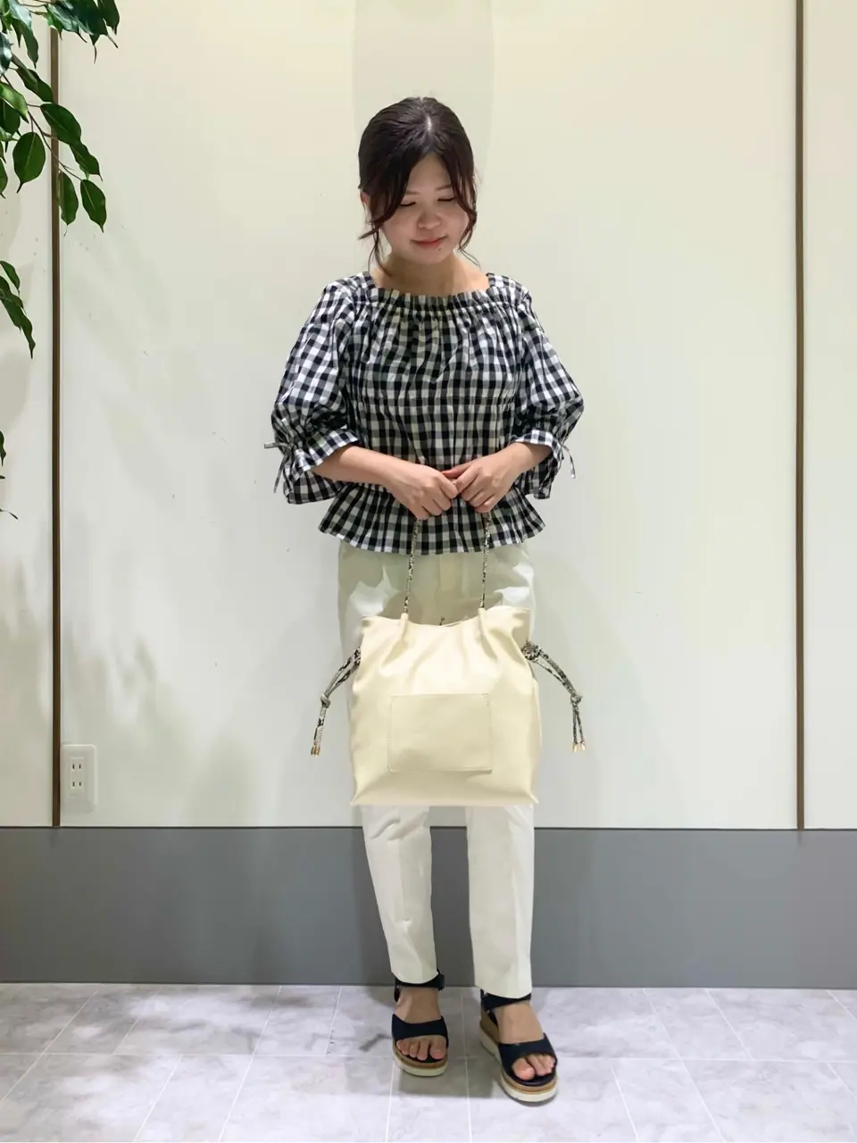 ANY SIS スタッフ コーディネート画像