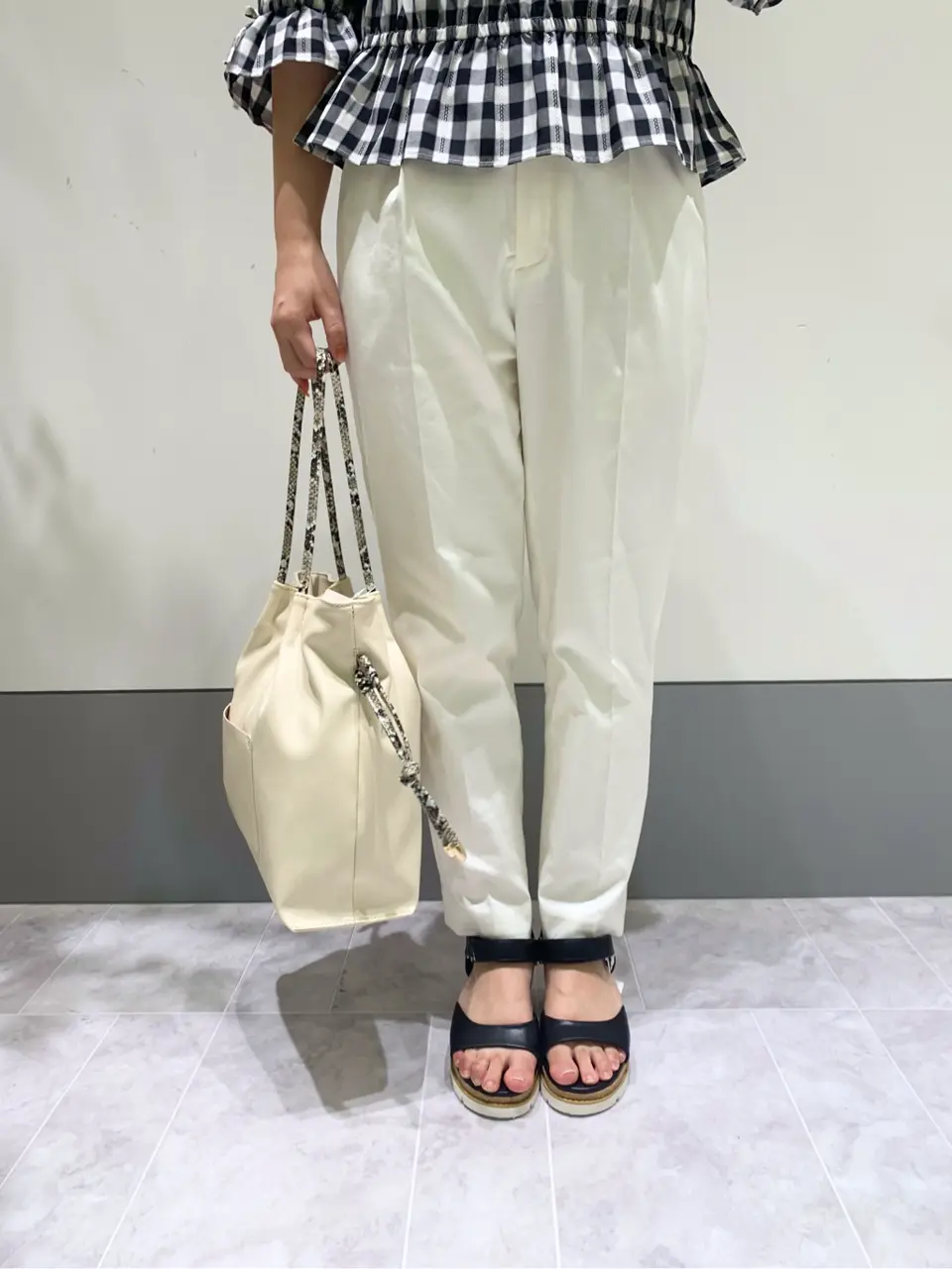 ANY SIS スタッフ コーディネート画像