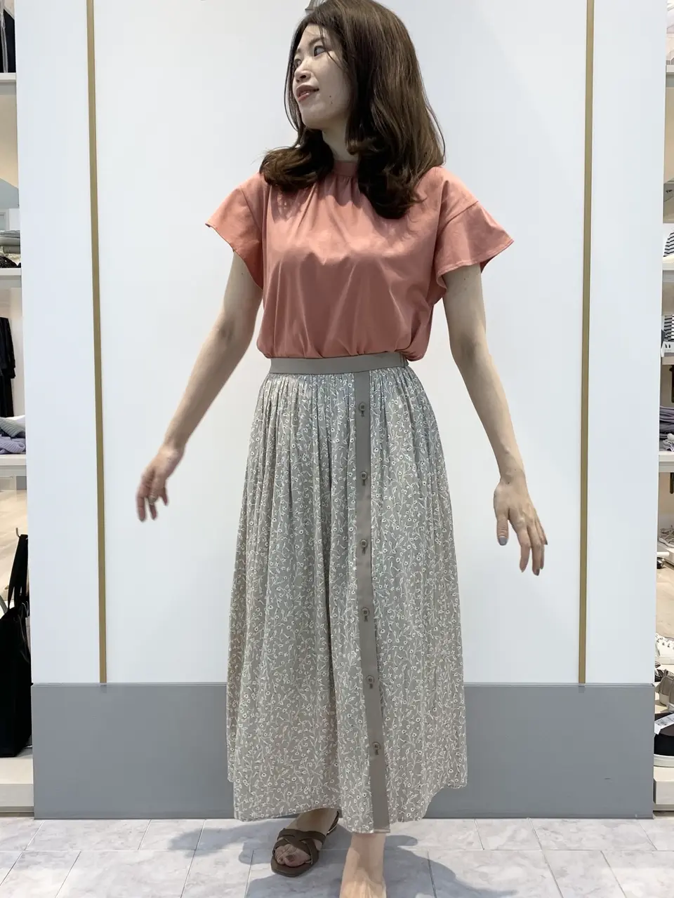 ANY SIS 岡本 コーディネート画像