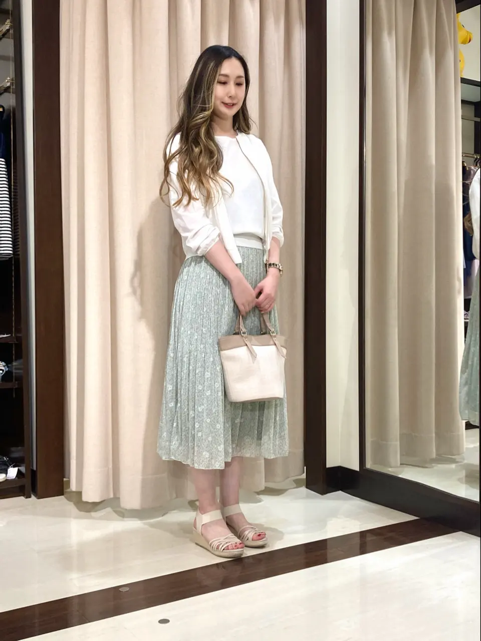 ANY SIS STAFF コーディネート画像