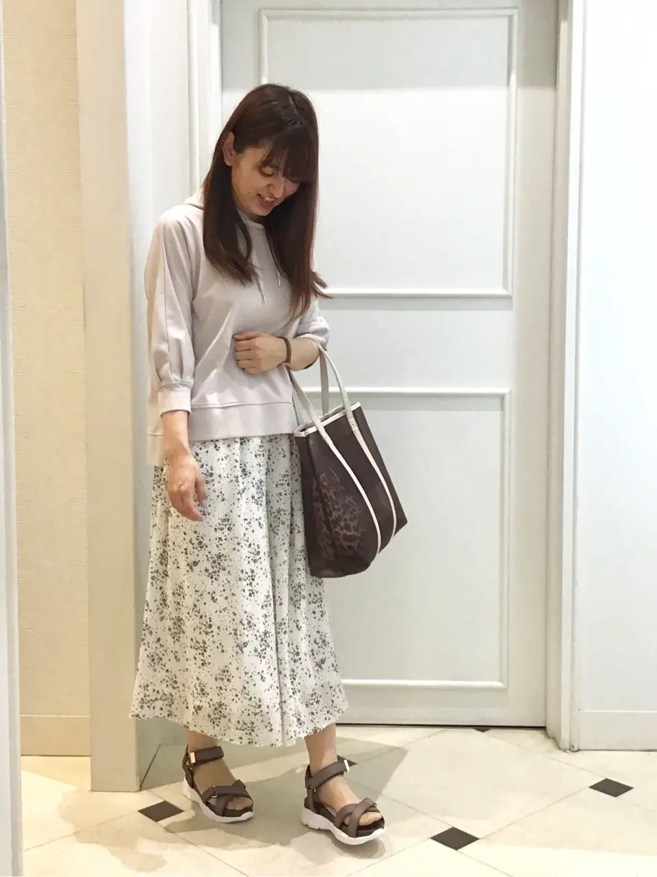 ANY SIS スタッフ コーディネート画像