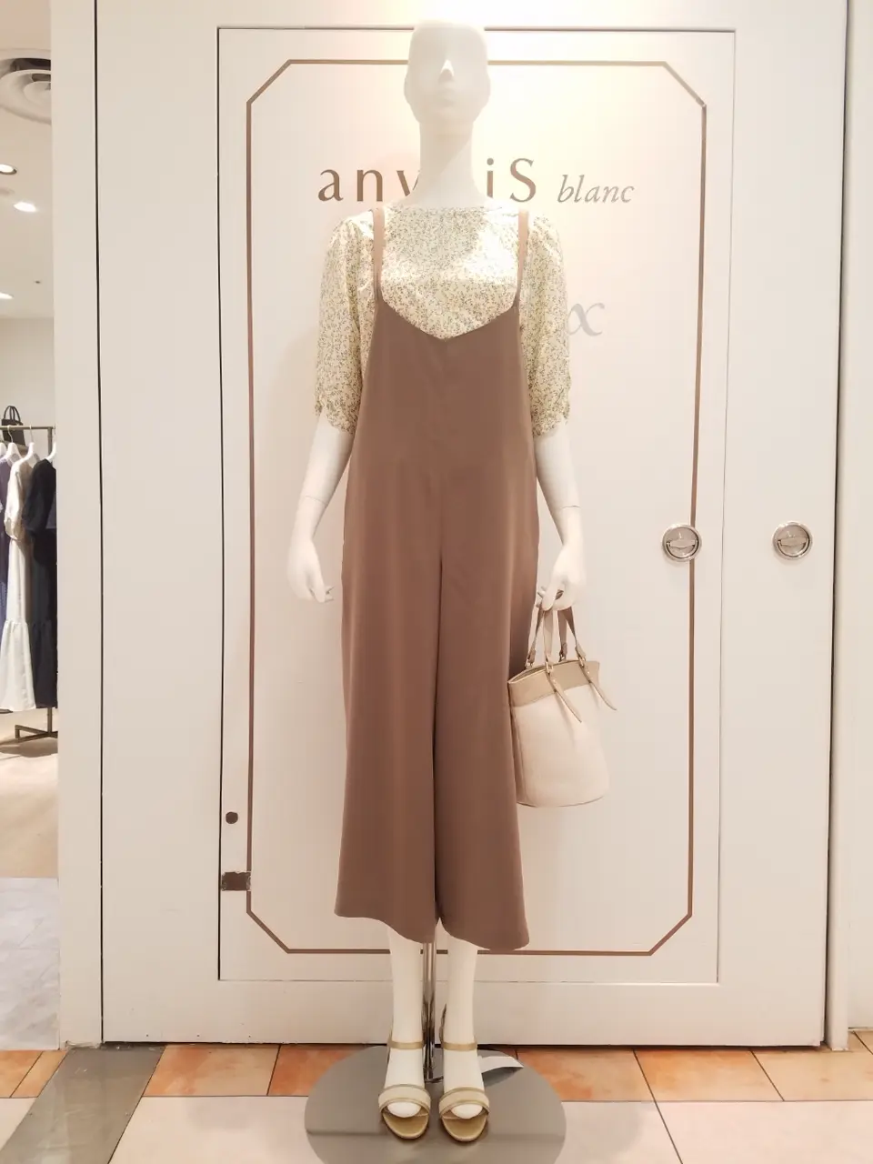 ANY SIS yamakawa コーディネート画像