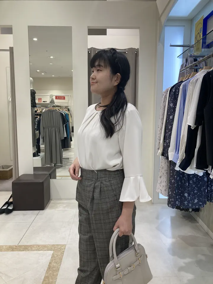 ANY SIS 川根　彩 コーディネート画像