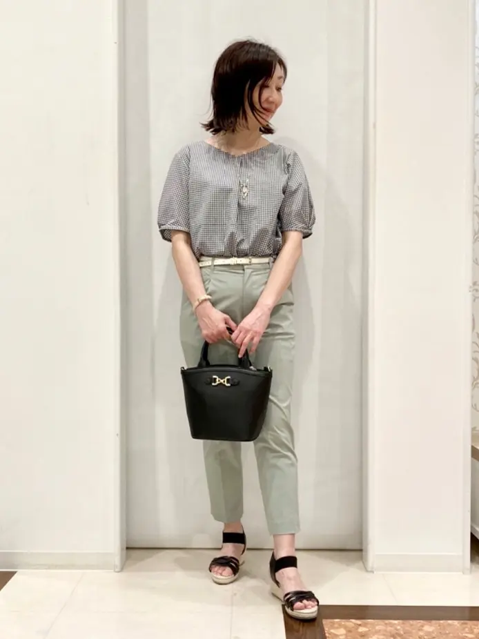 ANY SIS スタッフ コーディネート画像