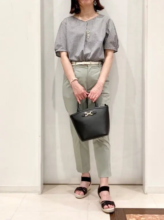 ANY SIS スタッフ コーディネート画像