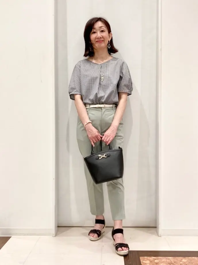 ANY SIS スタッフ コーディネート画像