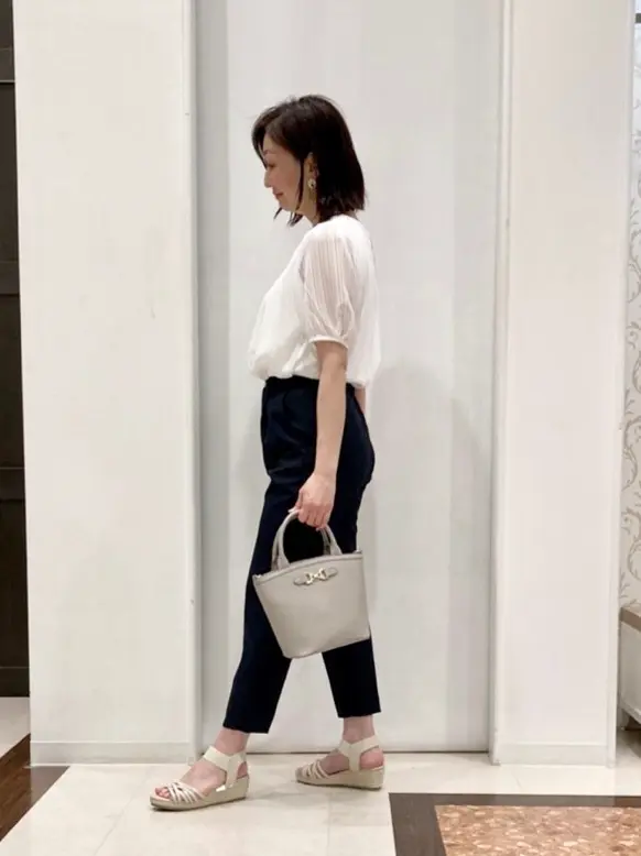 ANY SIS スタッフ コーディネート画像